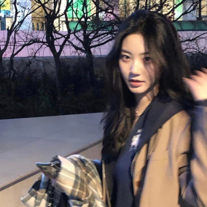 眼神阳光的男孩